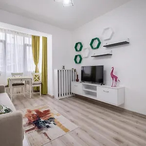 laroka-house-cosy-and-modern-apartment-universitate-city-centre.bucharesthotelsnow.com/